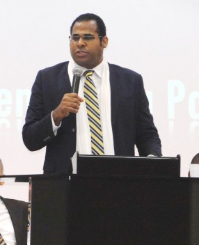 Pastor Israel Valenzuela